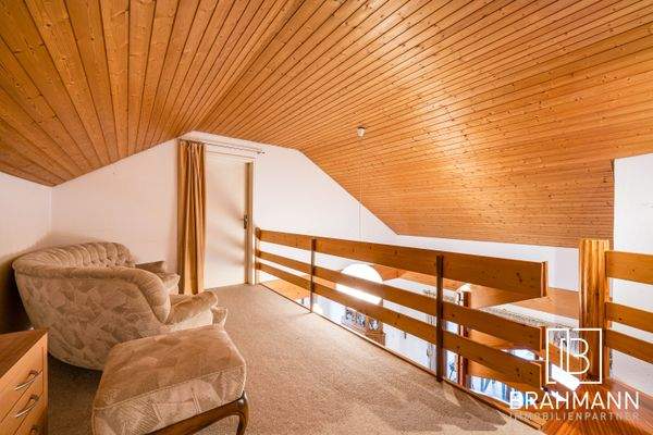 Galerie mit Zugang zu beiden Speichern