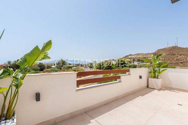 Fashionable Detached Houses Close to the Beach in Palomares