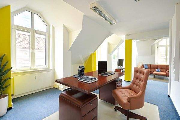 Büro 3 digital möbliert