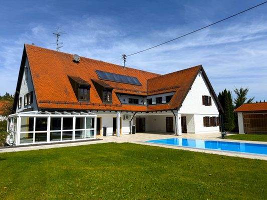 LOGGIA, WINTERGARTEN, POOL!