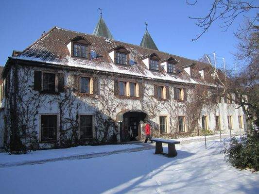 Schlossansicht mit Haupteingang