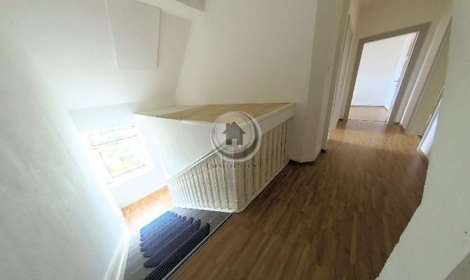 Flur mit Treppenaufgang