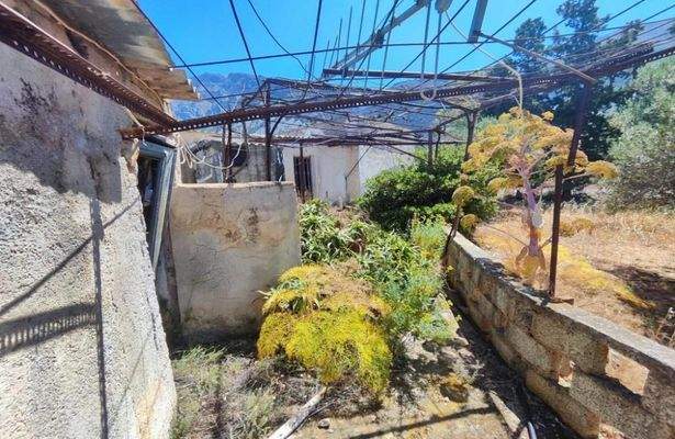 Kreta, Monastiraki: Großes Anwesen mit vielen Möglichkeiten zu verkaufen