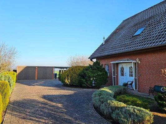 Nordwestseite mit Eingangstür.jpg