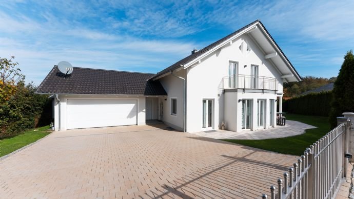 *** NEU *** EXKLUSIV *** LANDHAUSVILLA – POOL-VILLA – HOCHWERTIGE AUSSTATTUNG – CA. 237 M² WOHNFLÄCHE – CA. 181 M² NUTZFLÄCHE