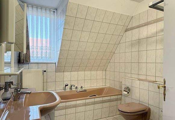 hell gefliestes Vollbad