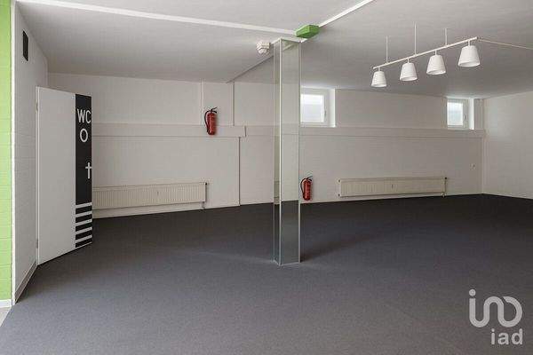 KG-Verkaufsfläche-Sicht vom Eingang