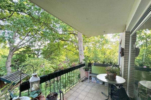 wunderschöner Balkon im Grünen