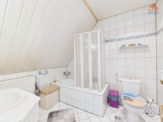 Wohnbereich 2 - DG - Bad