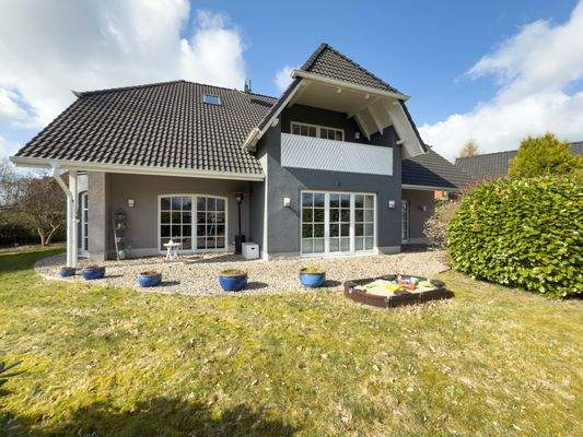 Außenansicht mit Blick auf den Garten 