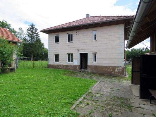 Zugang vom Hofraum ins Wohnhaus 