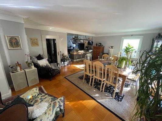 Wohn-Essbereich mit Küche.jpg