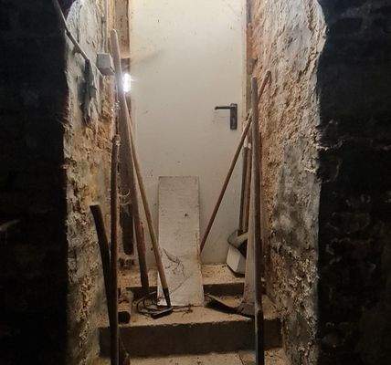 Exklusiver Weinkeller - Zugang Haus.jpg