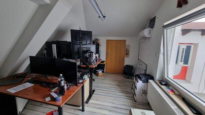 Büro 1.  OG