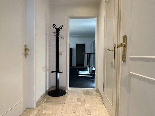 2.OG Eingansbereich + Gäste-WC