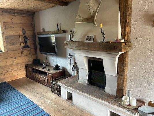 Kachelofen im Wohnzimmer