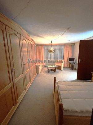 Schlaf-/Gästezimmer UG