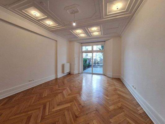 Wohnzimmer mit Terrasse.jpg