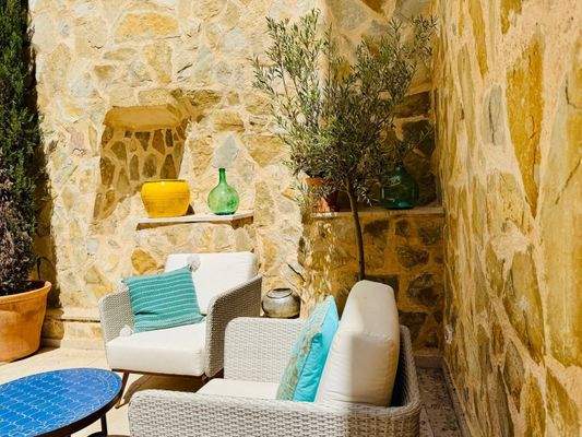 4674d405-bb2c-4518-a827-27ea7d73eecb