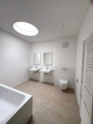 Hauptbad mit Oberlicht