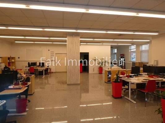 große offene Hauptfläche - teilbar