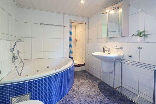 Bad - Haus 60, DG - Whg. Nr. 3 