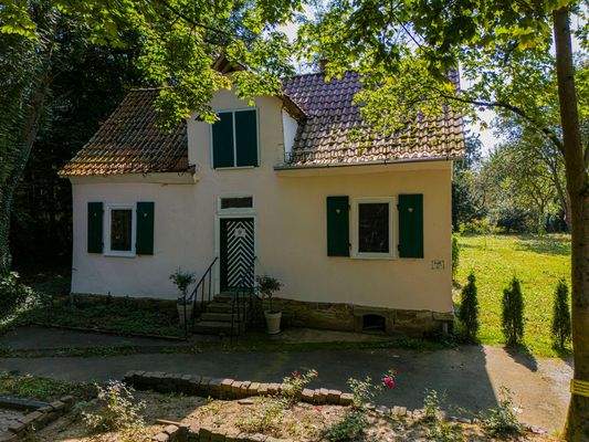 Kleines "Pförtnerhaus"