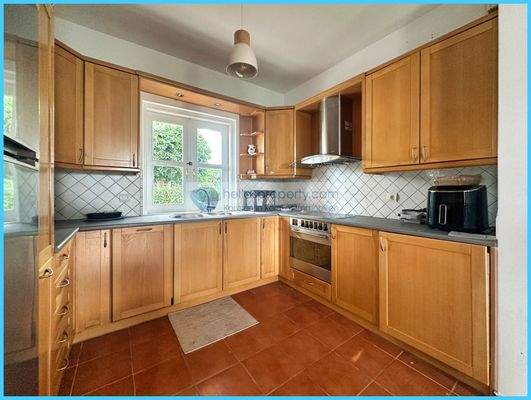 9d911cc8b266446f9b8cd111d7a51c3e-original