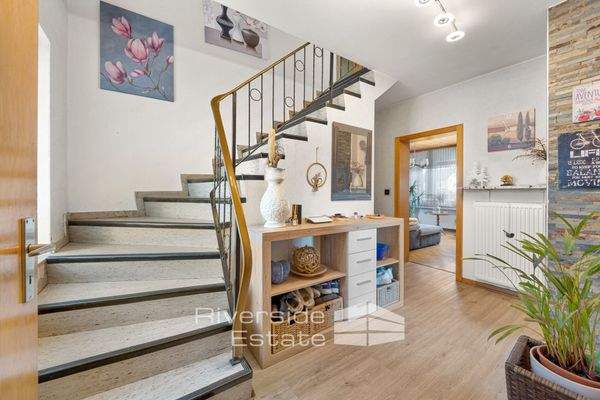 Flur/Treppe nach oben