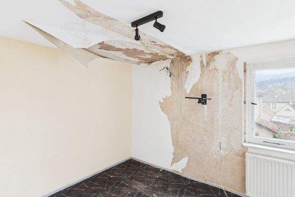 Schlafzimmer 4 OG (mit Wasserschaden)