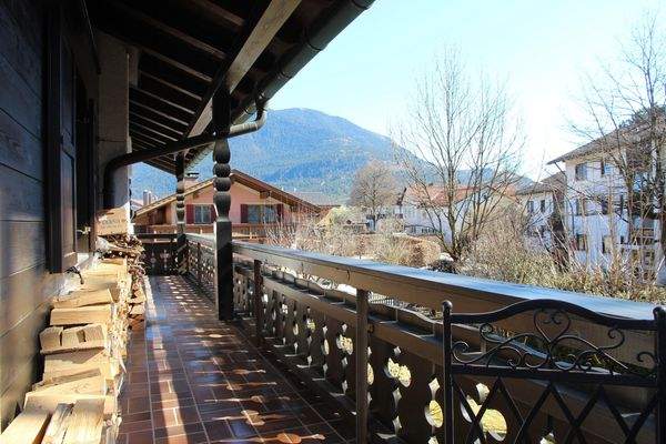 Langer Balkon nach Süden