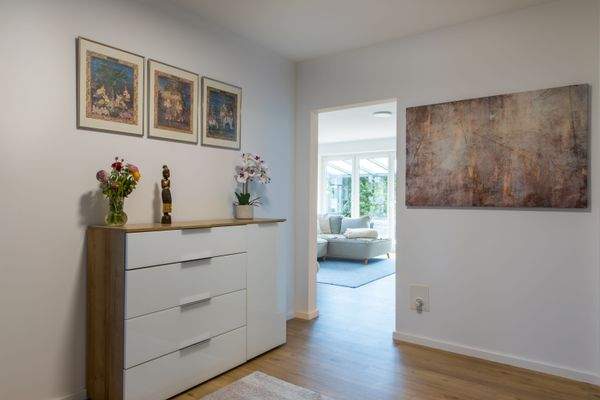 3 Flur Blick Wohnbereich