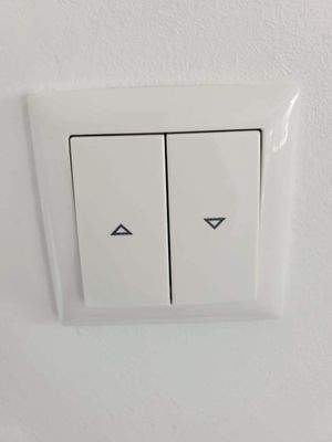 Elektr. Rollläden an allen Fenstern