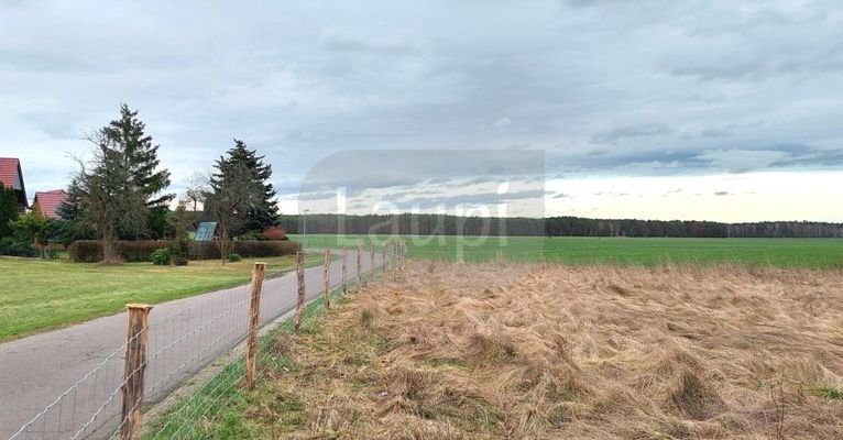 Grundstücksansicht 04 - Ortsrand und Feldblick