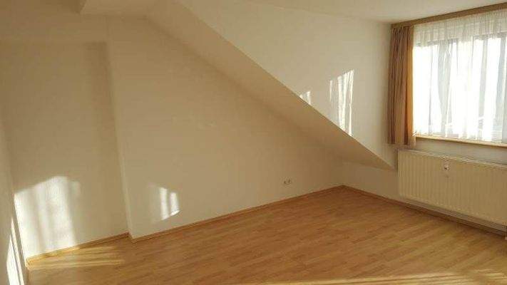 Helles Dachgeschosszimmer