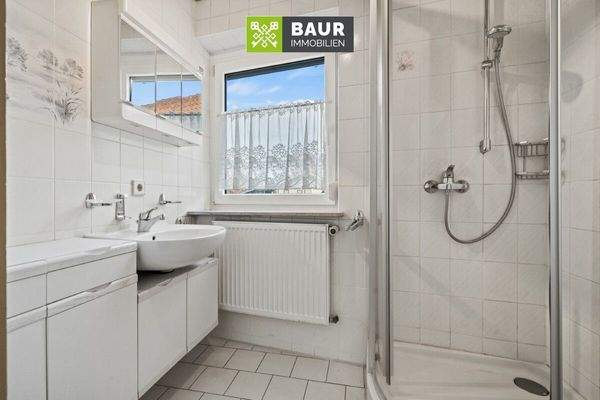 Duschbadezimmer im OG