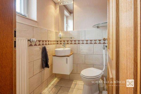 Ein Gäste-WC komplettiert das Erdgeschoss