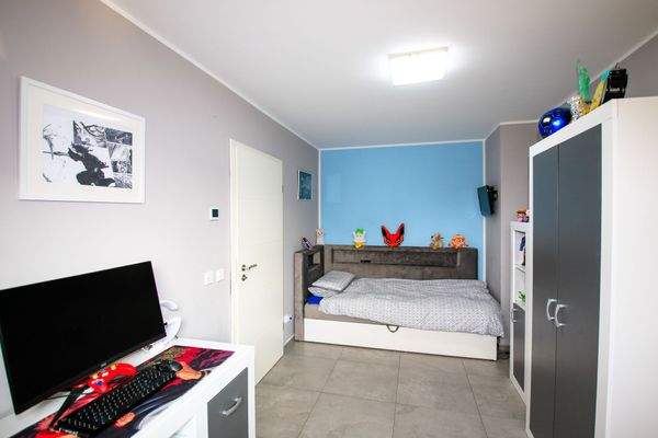 Neuhofen-Fröbelstr. - 17