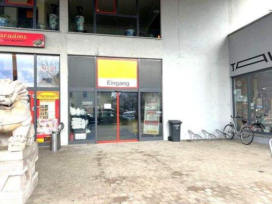 Blick auf den Haupteingang