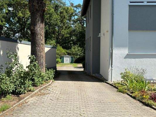 22-Zufahrt Stellplätze.JPG