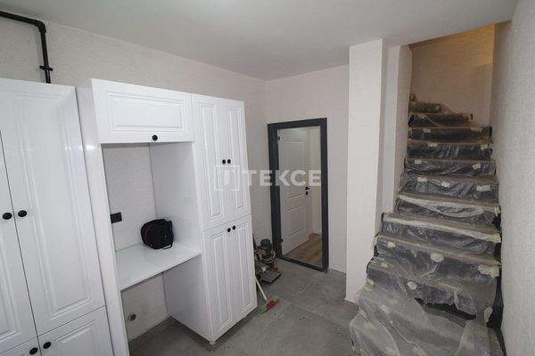 Renovated Building 600 Meters from the Sea in Fatih