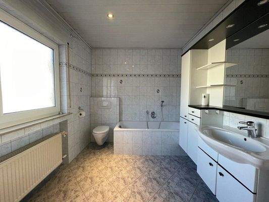 Badezimmer im OG