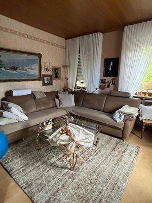 Wohnzimmer der 3 ZKB-WE im 1. OG