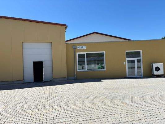 Hallen-Büro-Verbund