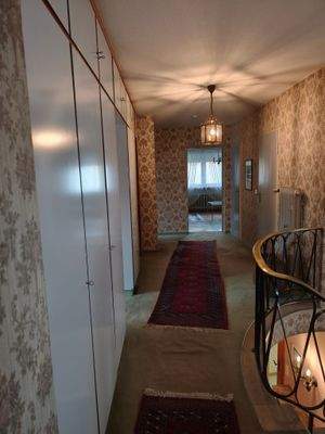 Flur mit Einbauschränken