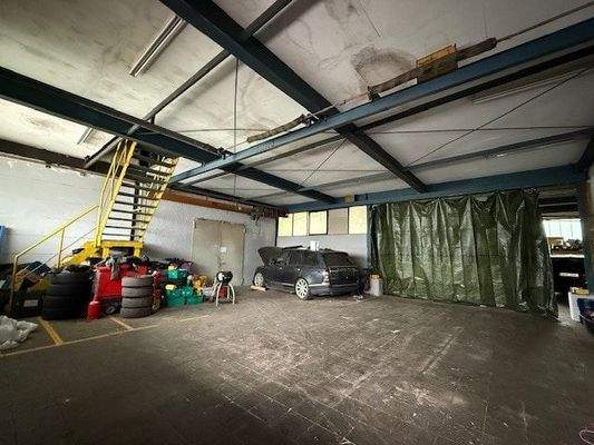 Zwischenbereich Halle