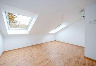 Schlafzimmer mit Ankleide