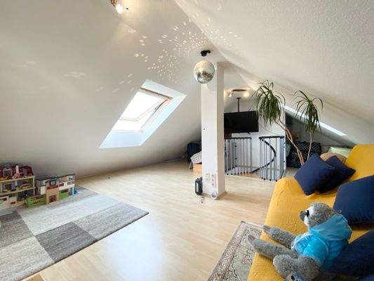 2. Dachgeschosszimmer
