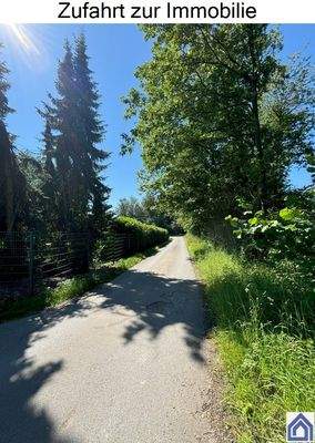 Villa-Tö Zufahrt