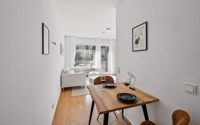 Wohnen auf Zeit Wiesbaden Kanzelstr möbliert mieten bei urbanbnb (5).jpeg